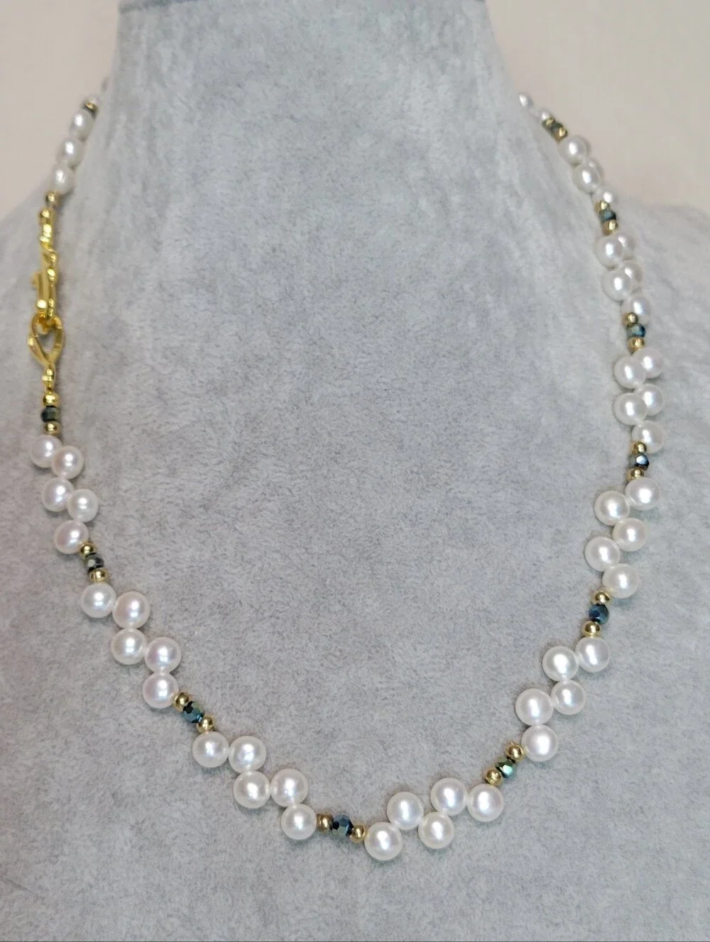 Freshwater Cultured Pearl Woven Zig-Zag Choker Necklace W/ Gold Tone Hook Clasp